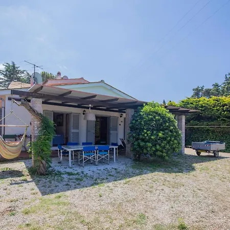 Holiday home Villetta Schiopparello By Helloelba